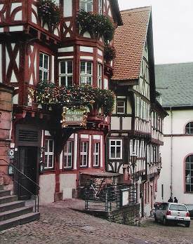 Miltenberg: Schild >>Weinhaus am Alten Markt<< - Foto H.Hille